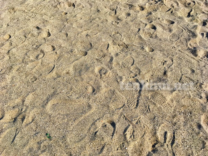 磯海水浴場の砂はどんな感じ？