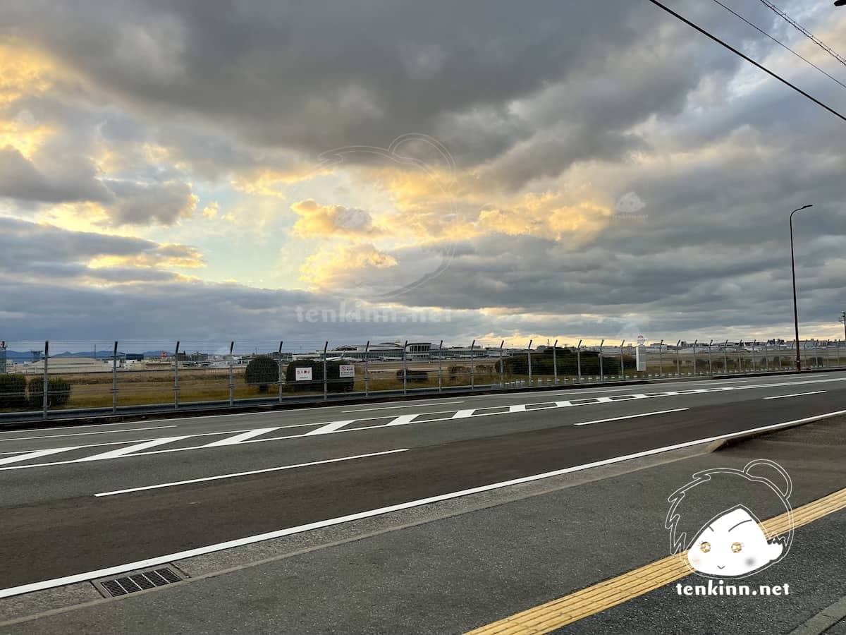 福岡の天ぷら「ひらお」本店は、福岡空港が目の前だけど、歩くとすごく遠い