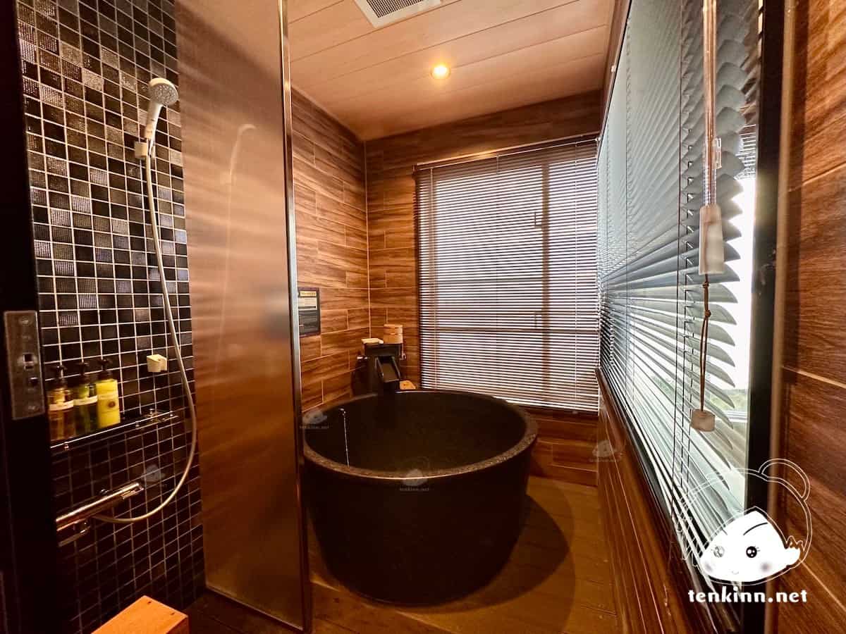 垂水温泉、リブマックスリゾート桜島シーフロントの和モダン和洋室に泊まってみた！部屋の客室露天風呂は陶器