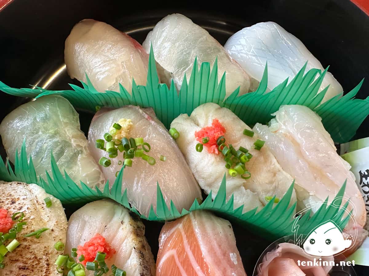 道の駅豊北のお食事処わくわく亭でいろいろ食べたのでランキング、北浦まんぷくおまかせ握り寿司は白身が多くて美味しい！