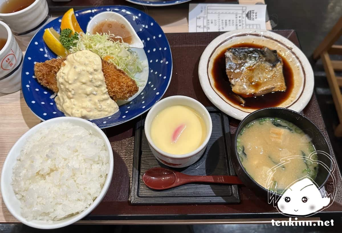 博多駅でご飯ランキング。海鮮丼 日の出を食べてみた。白身フライ＆塩さば定食