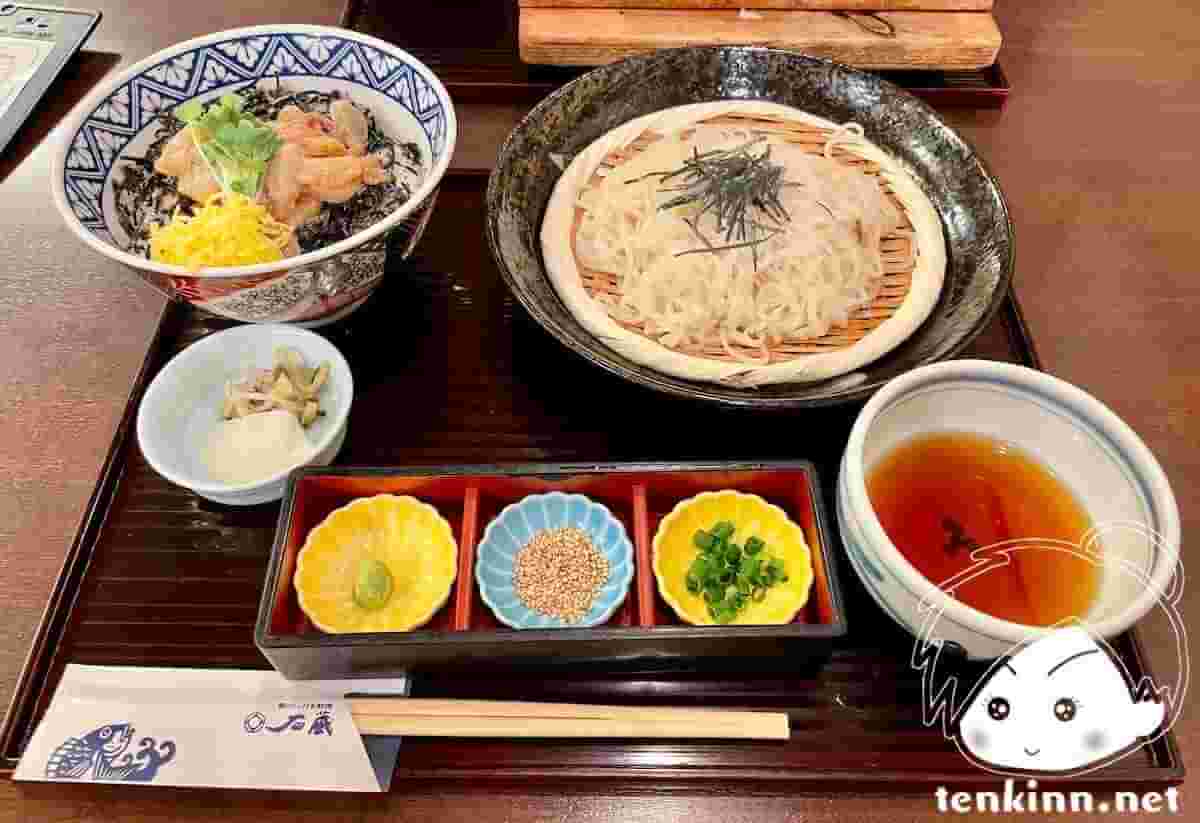 博多駅でご飯ランキング。ごまだれ鯛丼とざるうどんを食べてみた