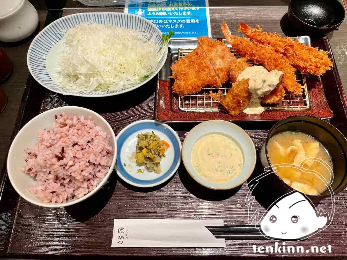 博多駅でご飯ランキング。濱かつでとんかつを食べてみた。ローストチキン南蛮膳