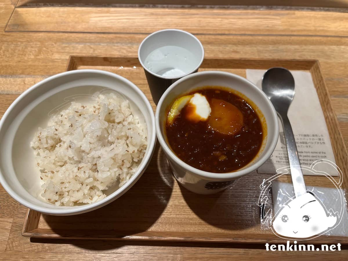 博多駅でご飯ランキング。スープストックトーキョーを食べてみた。EAT-Rセット東京ボルシチR、セット白胡麻ご飯