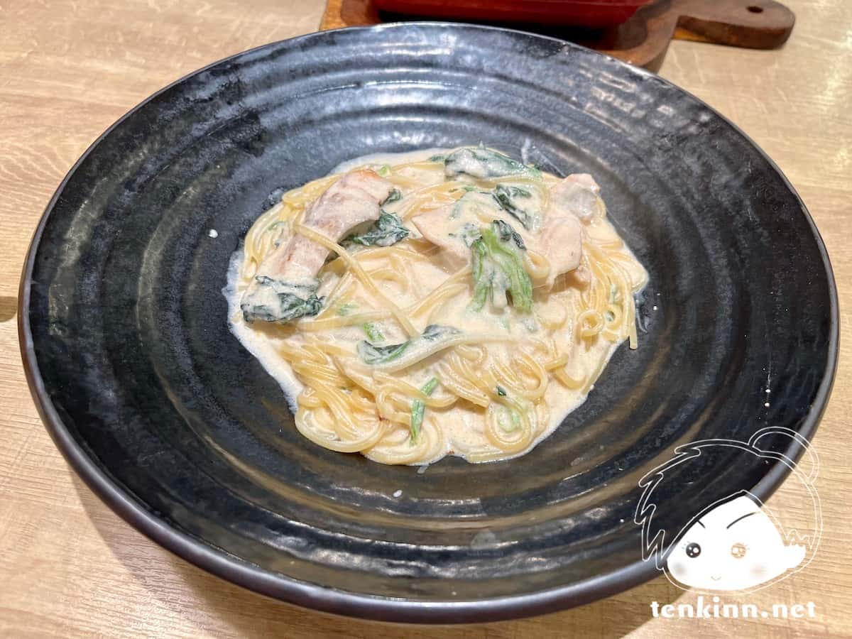 博多駅でご飯ランキング。フェリーチェバジルで食べてみた。サーモン明太子