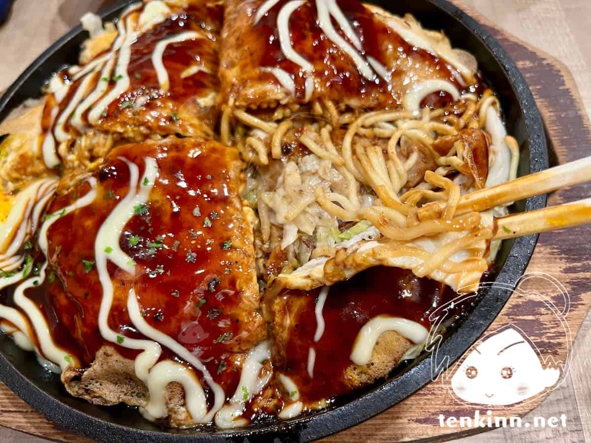 博多駅でご飯ランキング。かな川を食べてみた。お好み焼き定食の中身