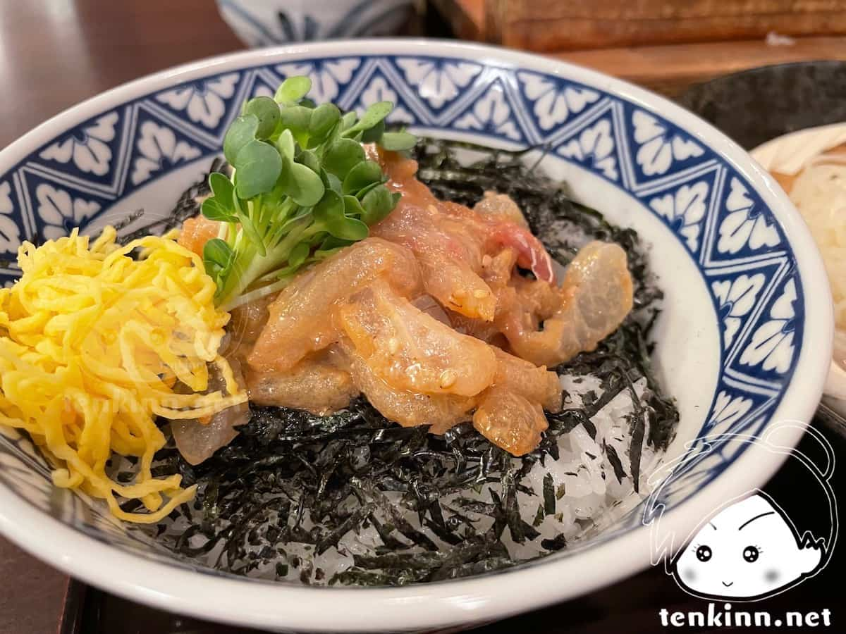 博多駅でご飯ランキング。博多鯛めしと日本料理 石蔵を食べてみた。ごまだれ鯛丼の食レポ